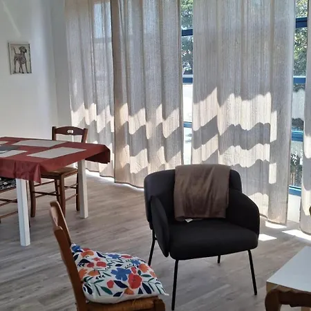 2 Proche Et Centre Apartamento *